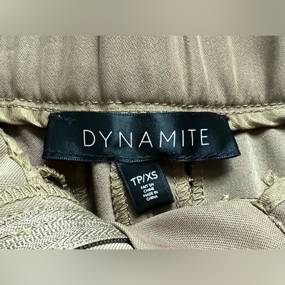 Dynamite - Dressy Tie Shorts Green Size XS - Picture 4 of 10